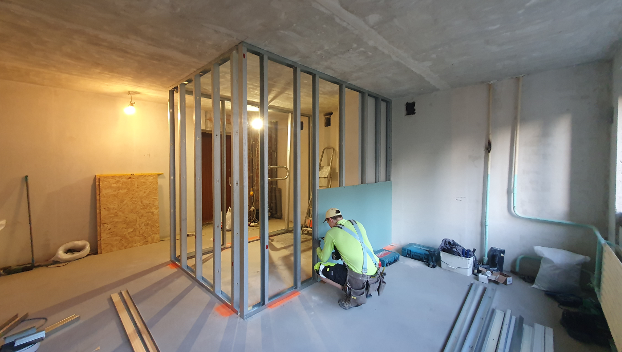 starpsienu montāža